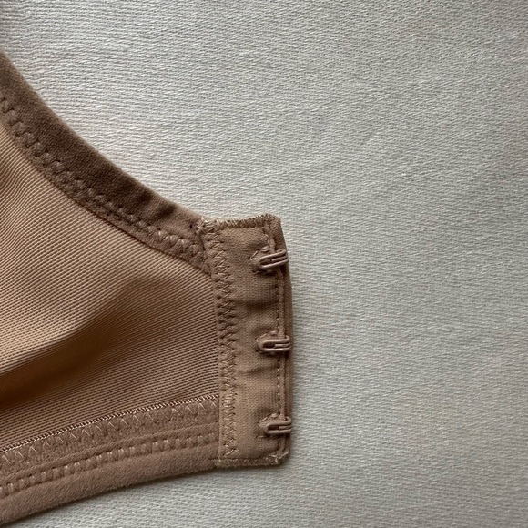 Elomi Beige Full-Coverage Bra - Picture 4 of 6